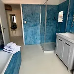 Les Galets Bleus De Villa Calvi