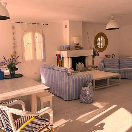 Les Galets Bleus De Villa Calvi (Corsica)