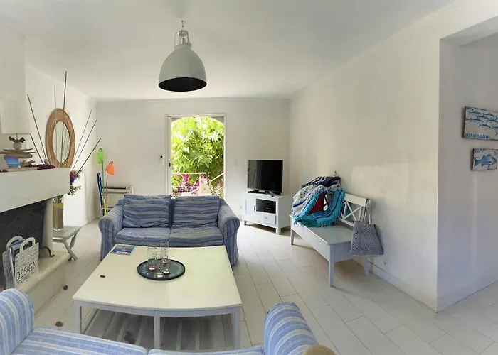 Villa Les Galets Bleus De Calvi (Corsica)